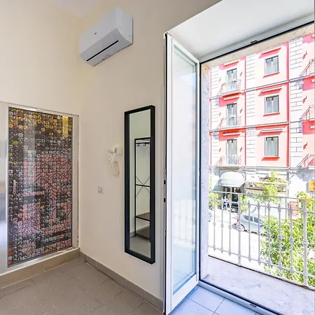 Urban Retreat 76 * Napoli