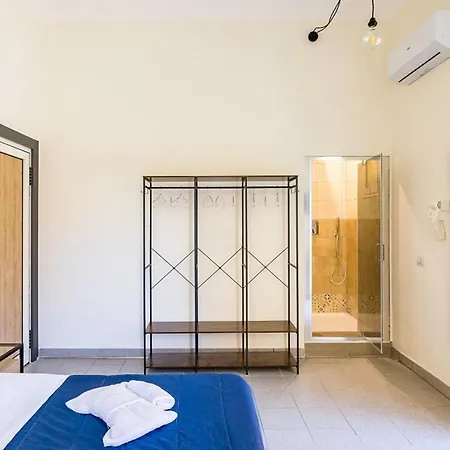 Urban Retreat 76 * Napoli