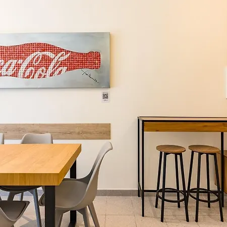 Urban Retreat 76 * Napoli